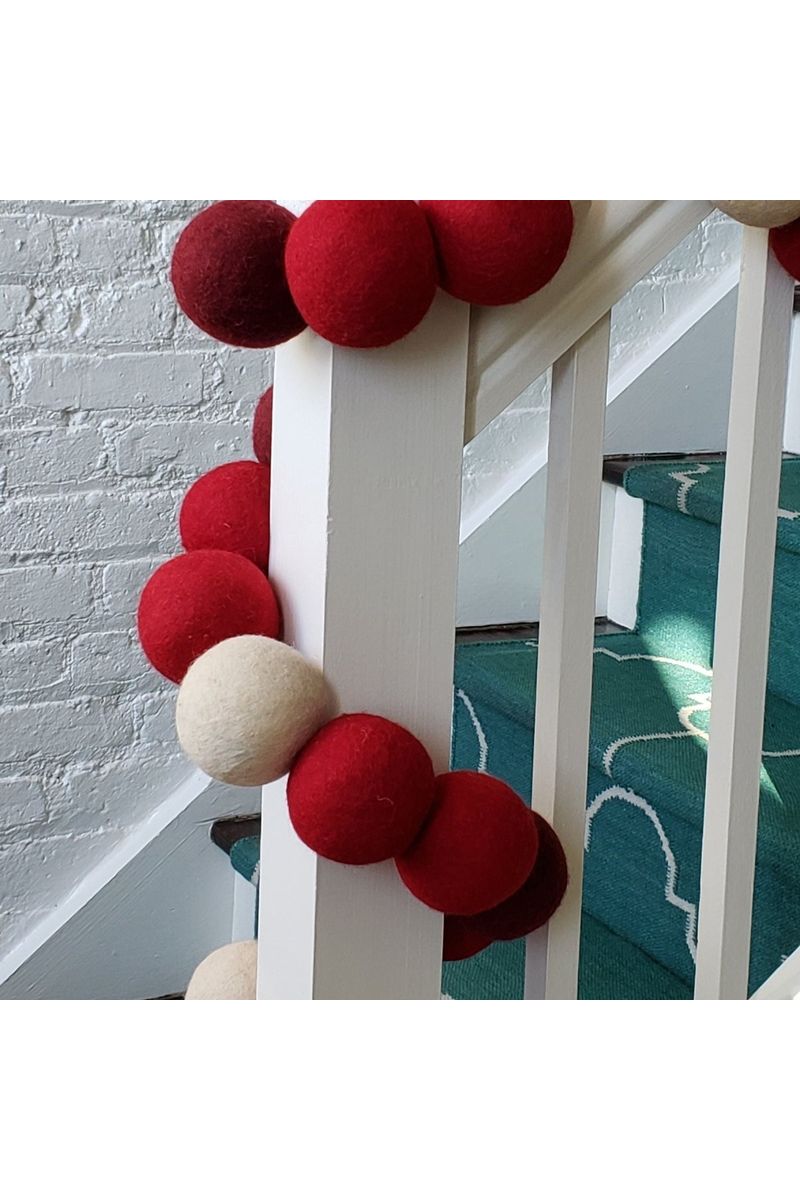 here-at-buy-enormous-christmas-garland-red-and-cream-balls-6-for-discount_1.jpg